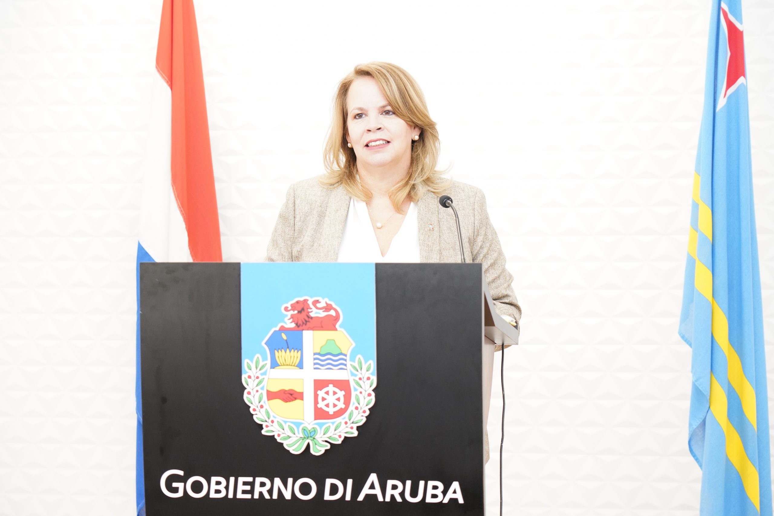 Premier Evelyn Wever Croes Scaled