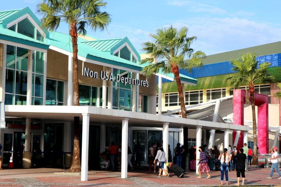 Aeropuerto Di Aruba 1