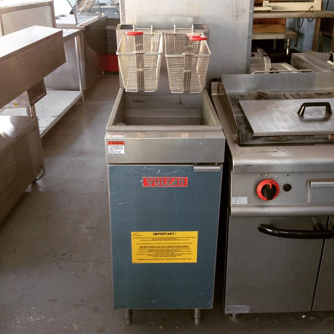 Candela Deep Fryer 3