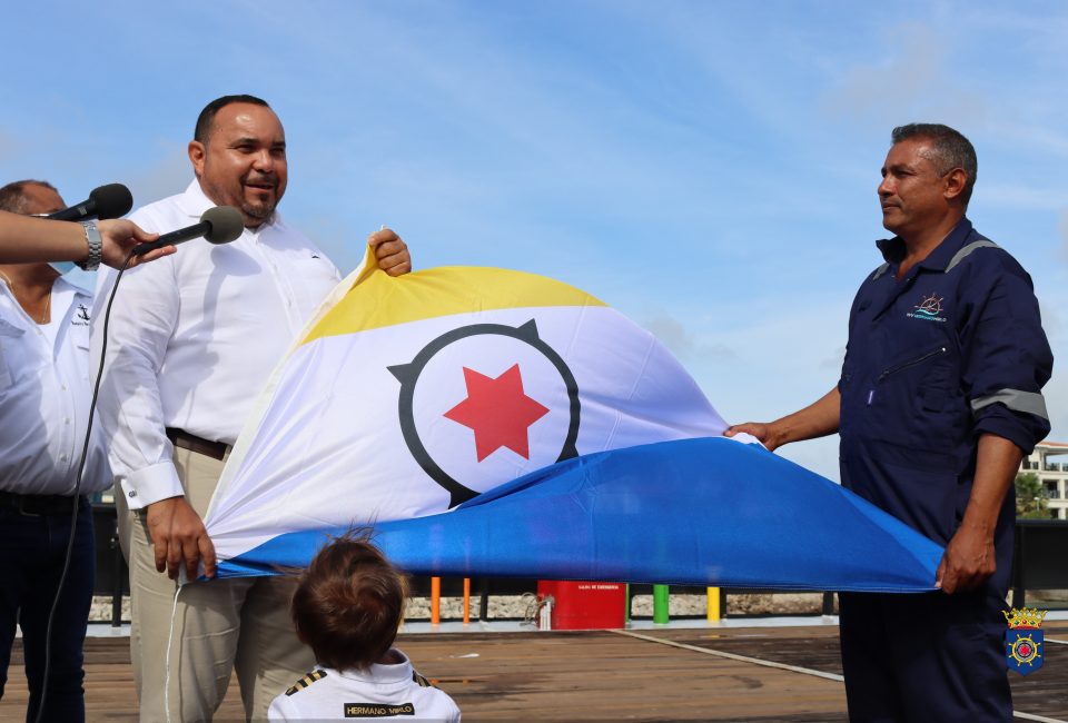 2 Gezag Ta Entrega Bandera Na Kapitan Yuni 2021