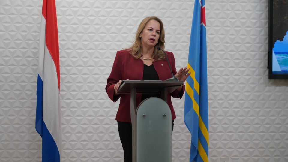 Prome Minister Evelyn Wever Croes 1