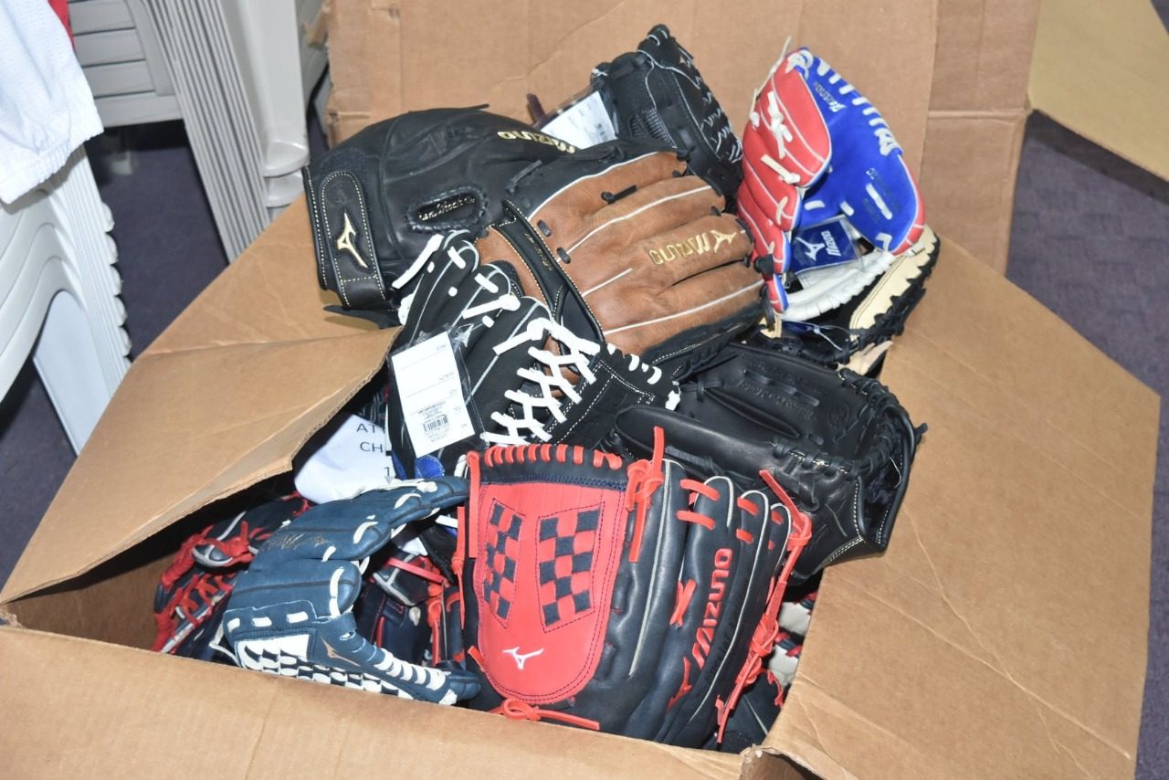 Material Deportivo Di Sidney Ponson Charity Foundation A Yega Aruba 5