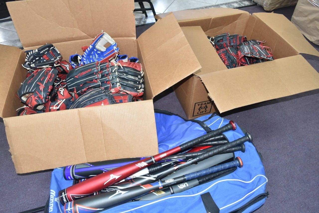 Material Deportivo Di Sidney Ponson Charity Foundation A Yega Aruba 6