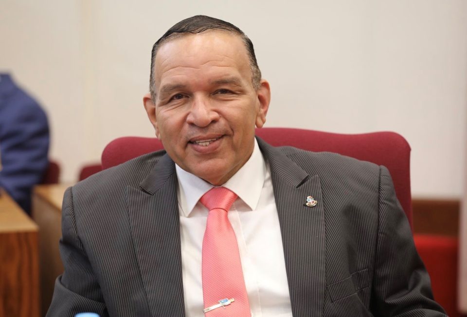 Minister Endy Croes