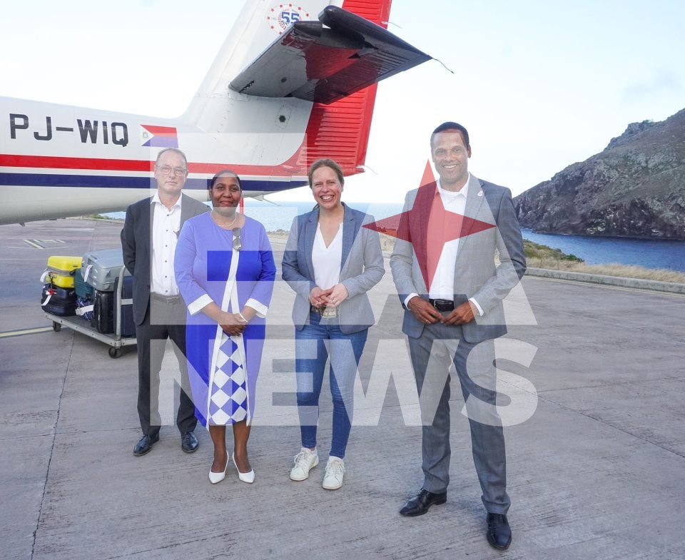 Minister Schouten Arrives On Saba