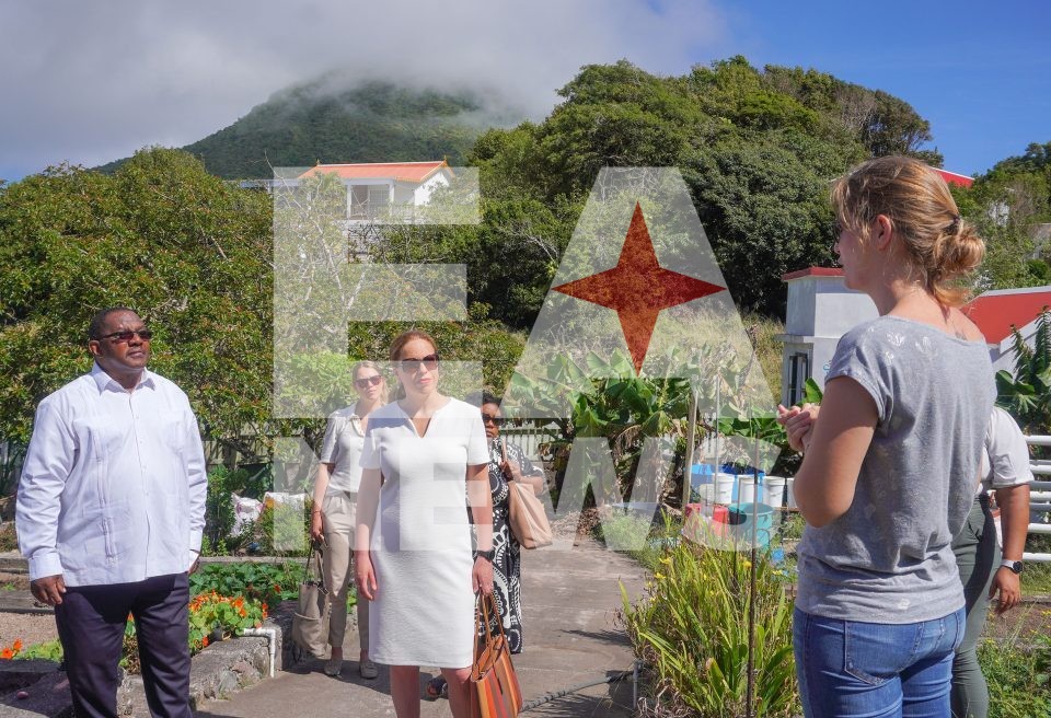 Minister Schouten Visiting The Garden In Saba