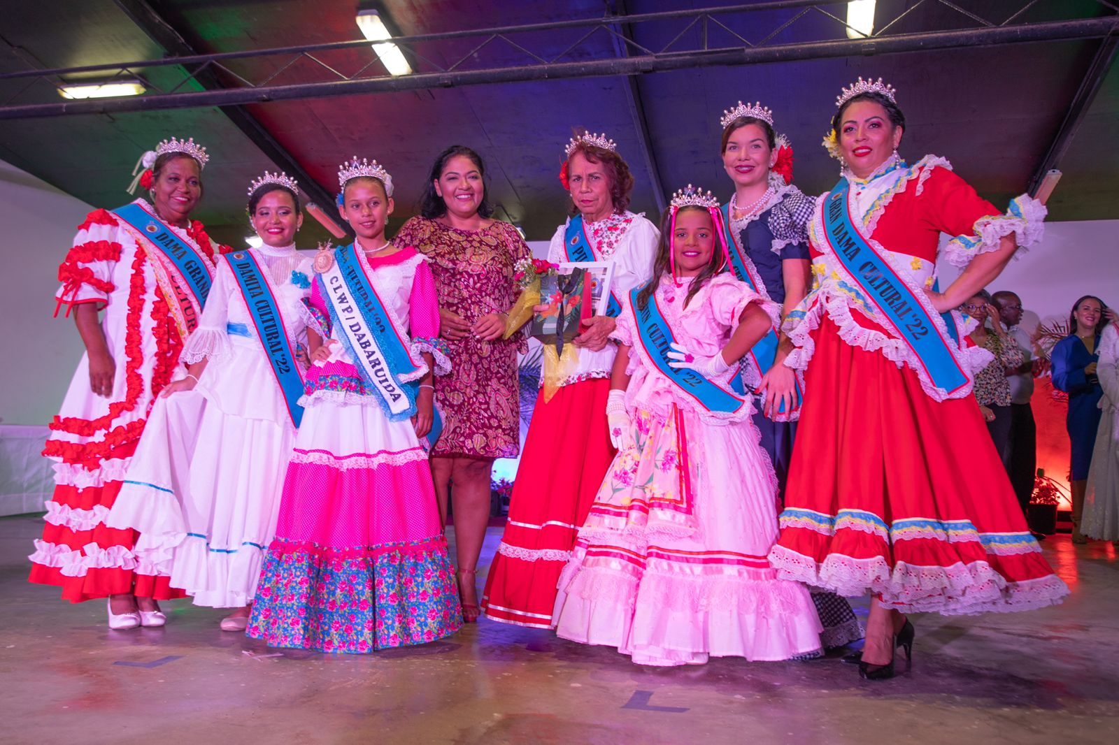 Coronacion Di Reinanan Folklore Na Centro Di Bario Brazil 01