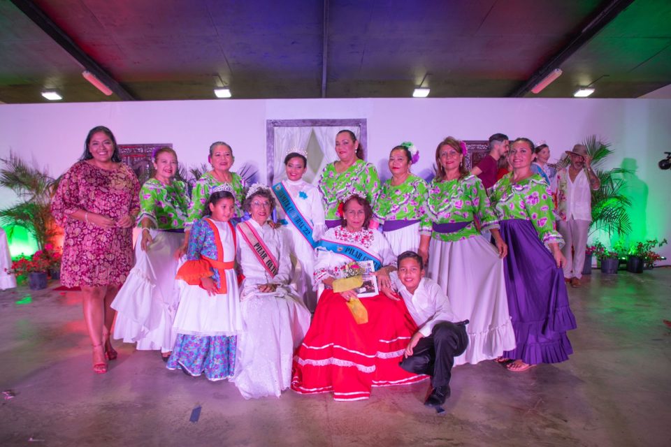 Coronacion Di Reinanan Folklore Na Centro Di Bario Brazil 05