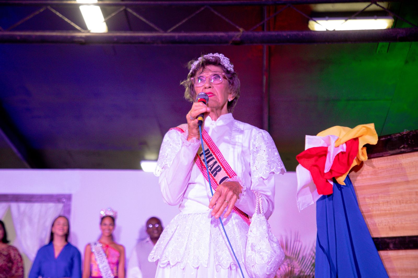 Coronacion Di Reinanan Folklore Na Centro Di Bario Brazil 14