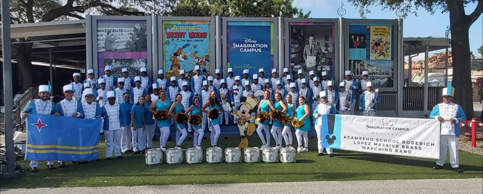 Magic Kingdom Disney Massice Brassband 04