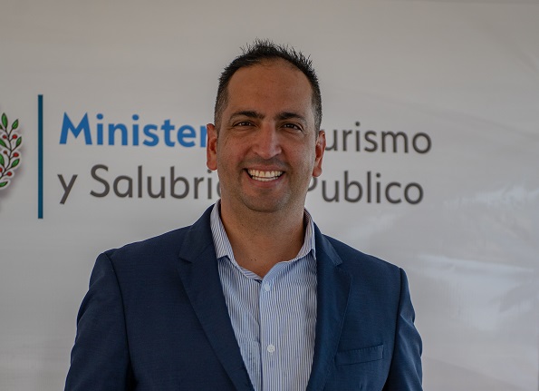 Minister Oduber Pa Austin Houston