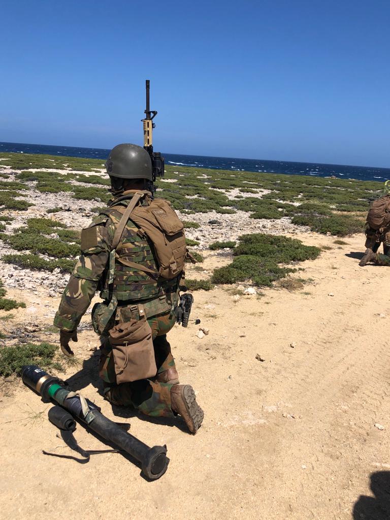 Unidat Di Ehersito Ta Praktika Huntu Ku Militarnan Di Karibe Carmil Na Aruba