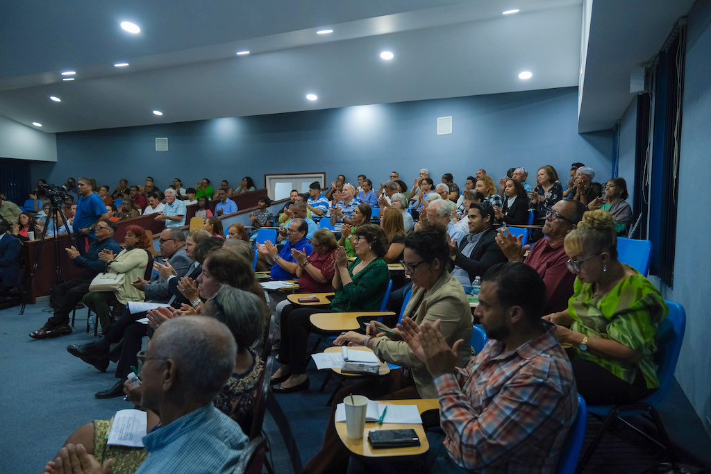 Audience Na Symposium