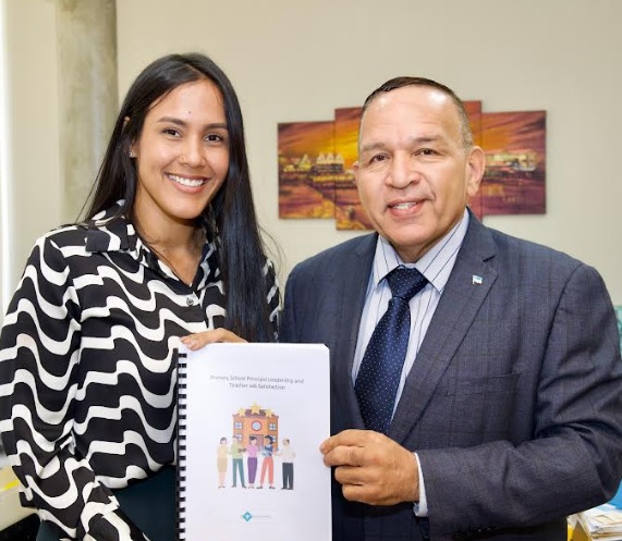 Minister Endy Croes A Ricibi E Tesis Di Thalia Croes