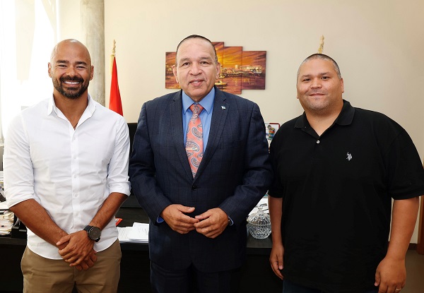 Minister Endy Croes A Ricibi Bishita Di E Atleta Deaxo Croes2