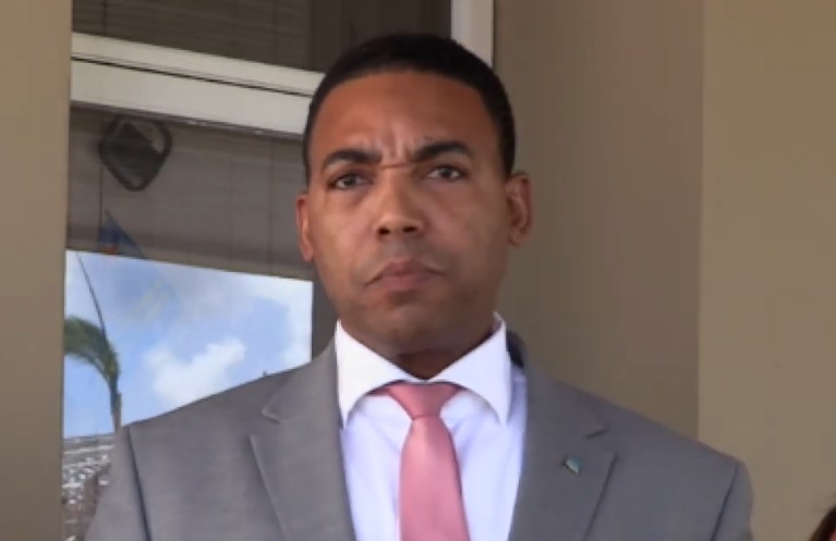 Parlamentario Hendrik Tevreden Mep Ana 2023 Lo Ta E Ultimo Ana Dificil Pa Aruba