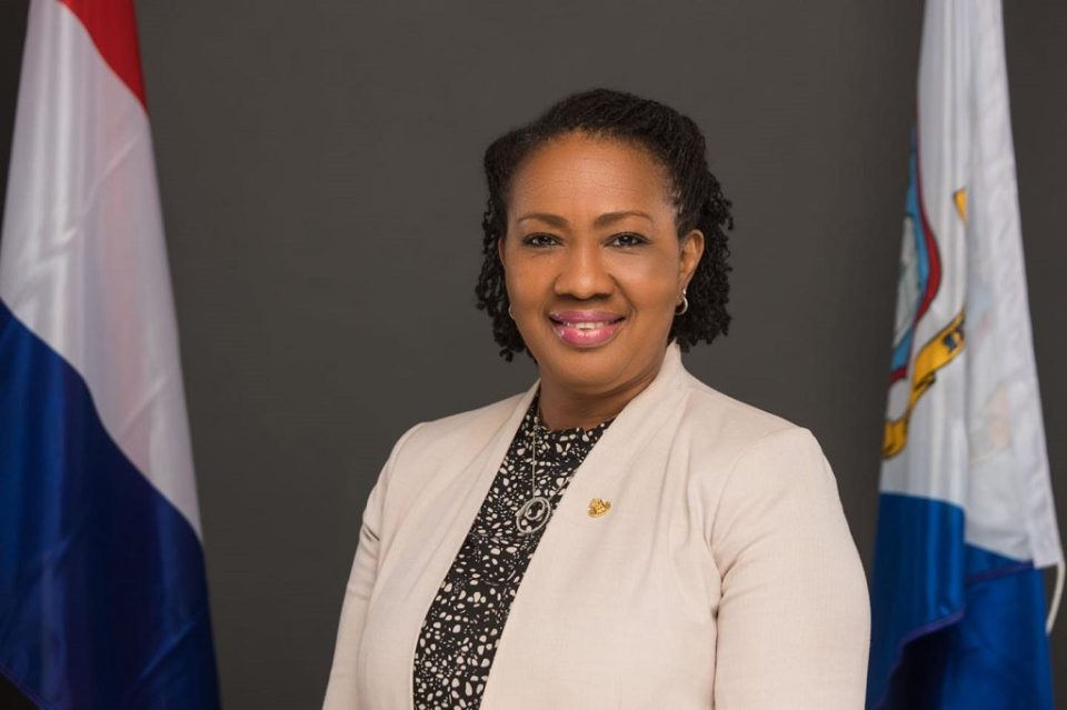 Prome Minister Di St Maarten Den Parlamento Pa Haci Cambio Den Ley Pa Ambtenaar Nan Ricibi Nan Placa Di Vakantie Bek