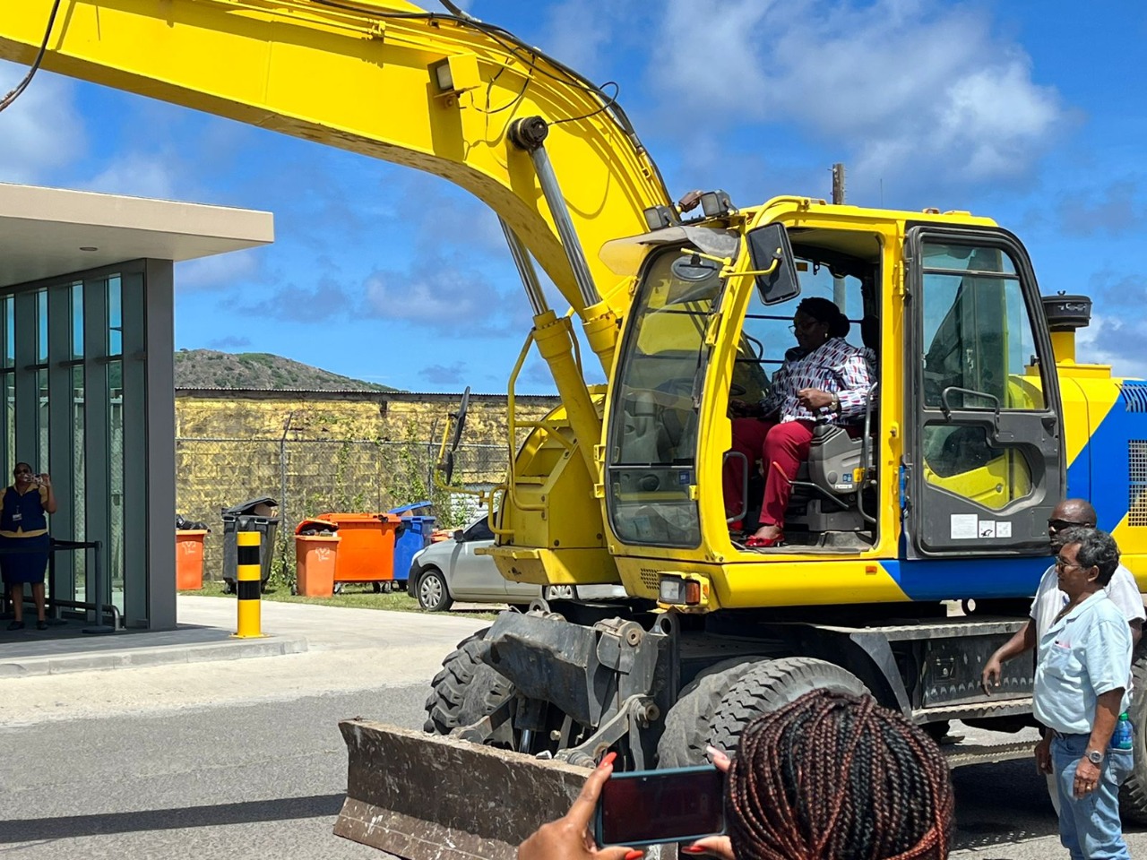 St. Eustatius A Habri E Prome Parti Di Proyecto Di Airport Boulevard 8