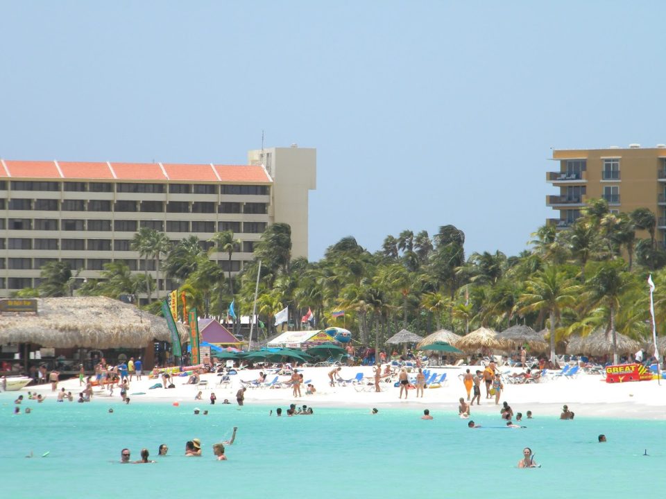 Tin Hopi Keho Di Turista Cu Aruba Ta Birando Caro Ata Y Ahata Ta Preocupa Cu E Esaki