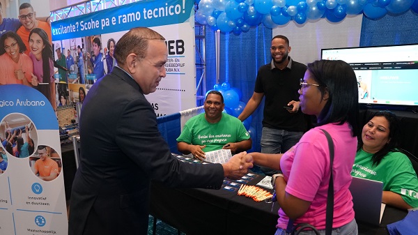 Aruba College Fair 2022 Exitoso Y Bon Bishita Un Biaha Mas....