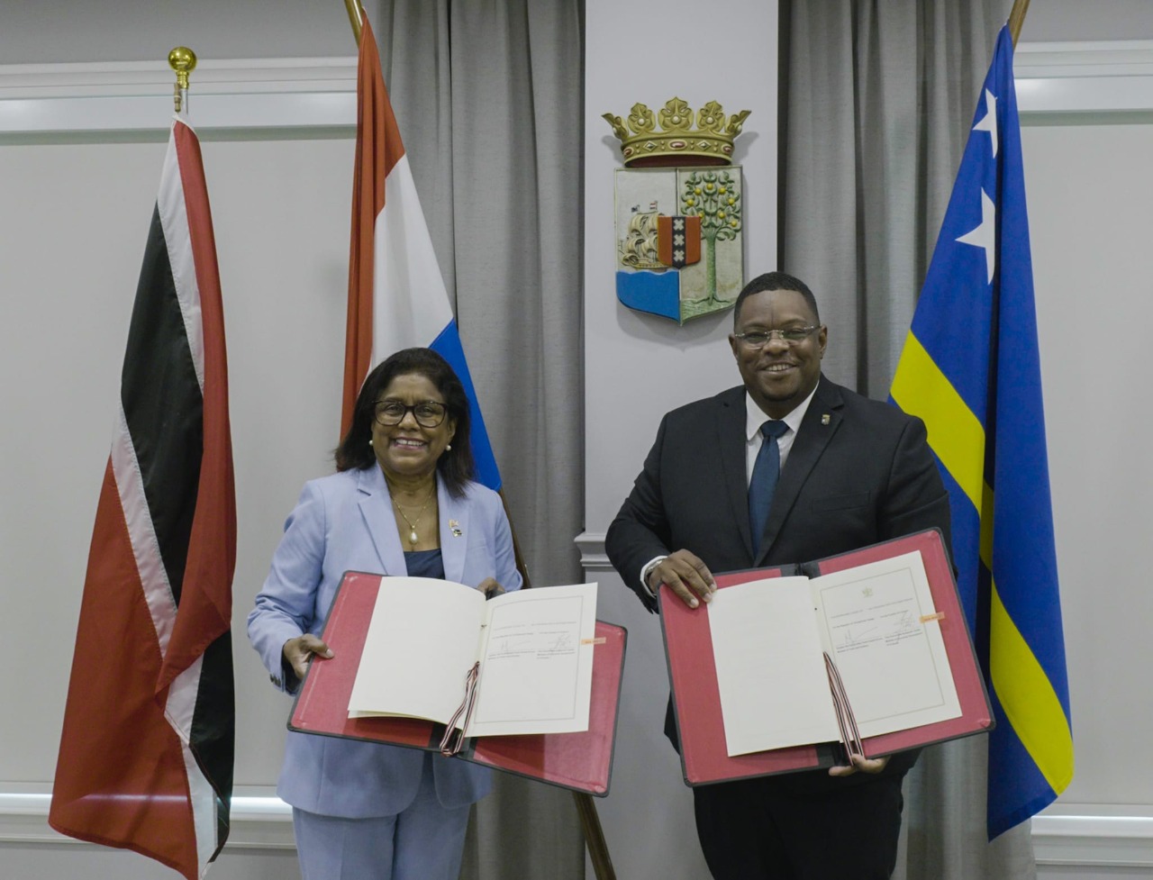 Korsou I Trinidad Tobago A Firma Un Akuerdo Di Tratado Komersial..