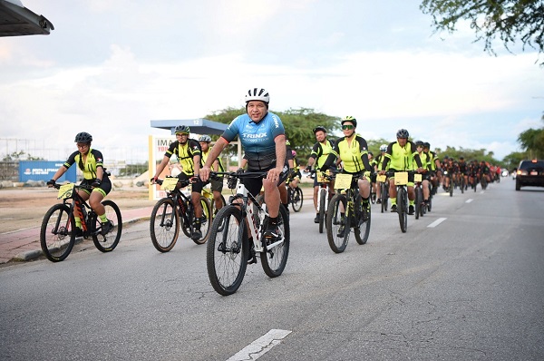 Minister Endy Croes A Participa Den E Cycling Awareness Ride