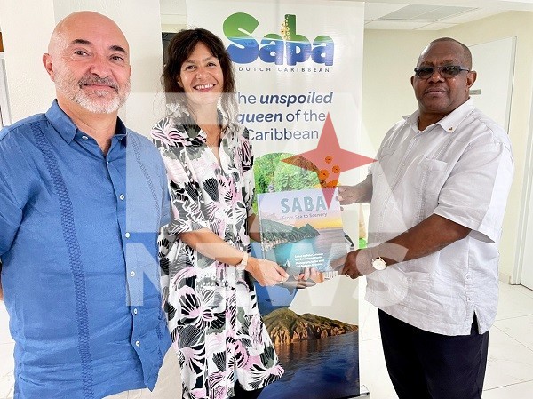 Representante Di Ue Ta Bishita Saba Y Ta Celebra Proyectonan Di Energia Renovabel.