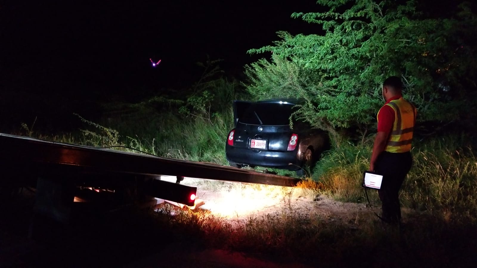 Chauffeur A Perde Control Y Pega Den Mondi Na Avenida Orlando Oduber