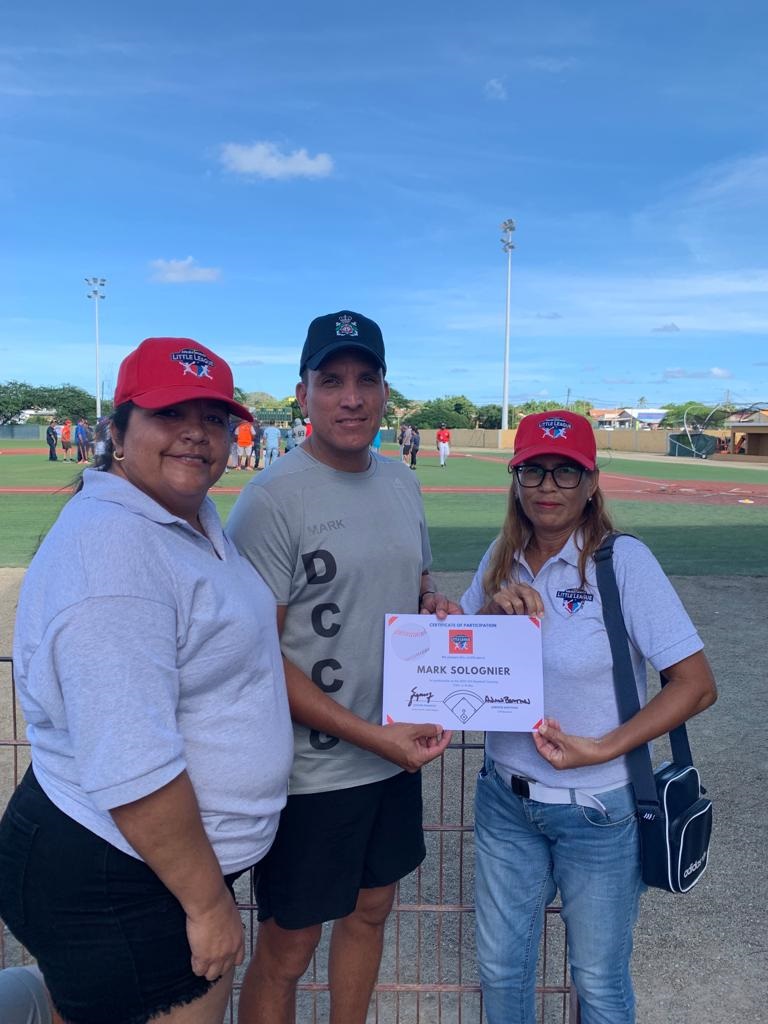 E Prome Coaching Clinic Di Usa Baseball Na Aruba Tawata Sumamente