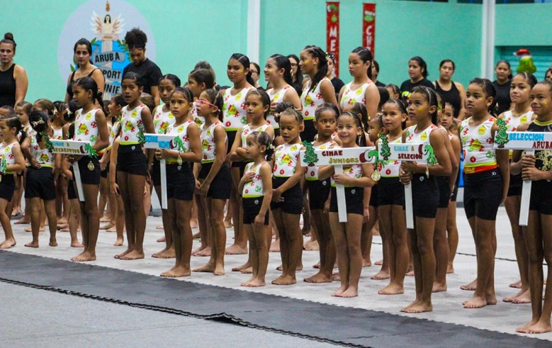 Minister Endy Croes A Presencia Grinchmas Student Competition Y Showcase Di Gihae Gymnastics Aruba...3