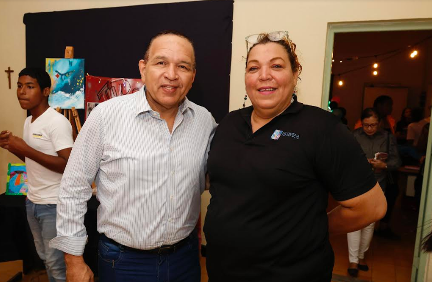 Minister Endy Croes Ta Felicita Filomena College Mavo Cu Un Exitoso Nacht Museum