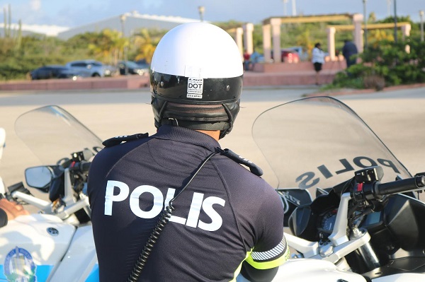 Aruba Tin Mester Di Mas Polis