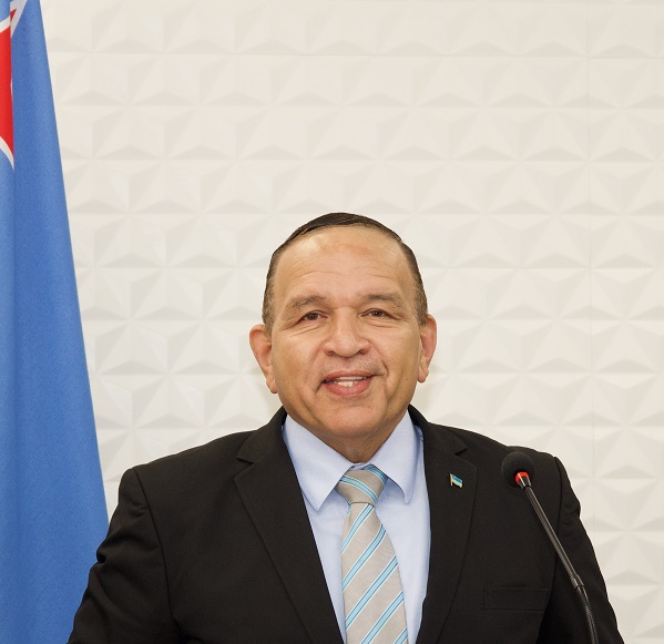 Minister Endy Croes A Elabora Acerca Di E Conferencia Di Ensenansa Cu A Tuma Luga Na Curacao Entre Paisnan Di Reino Hulandes