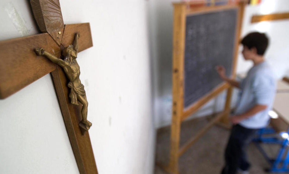 Presencia Di Iglesia Na Scolnan No Ta Manera Antes Mas