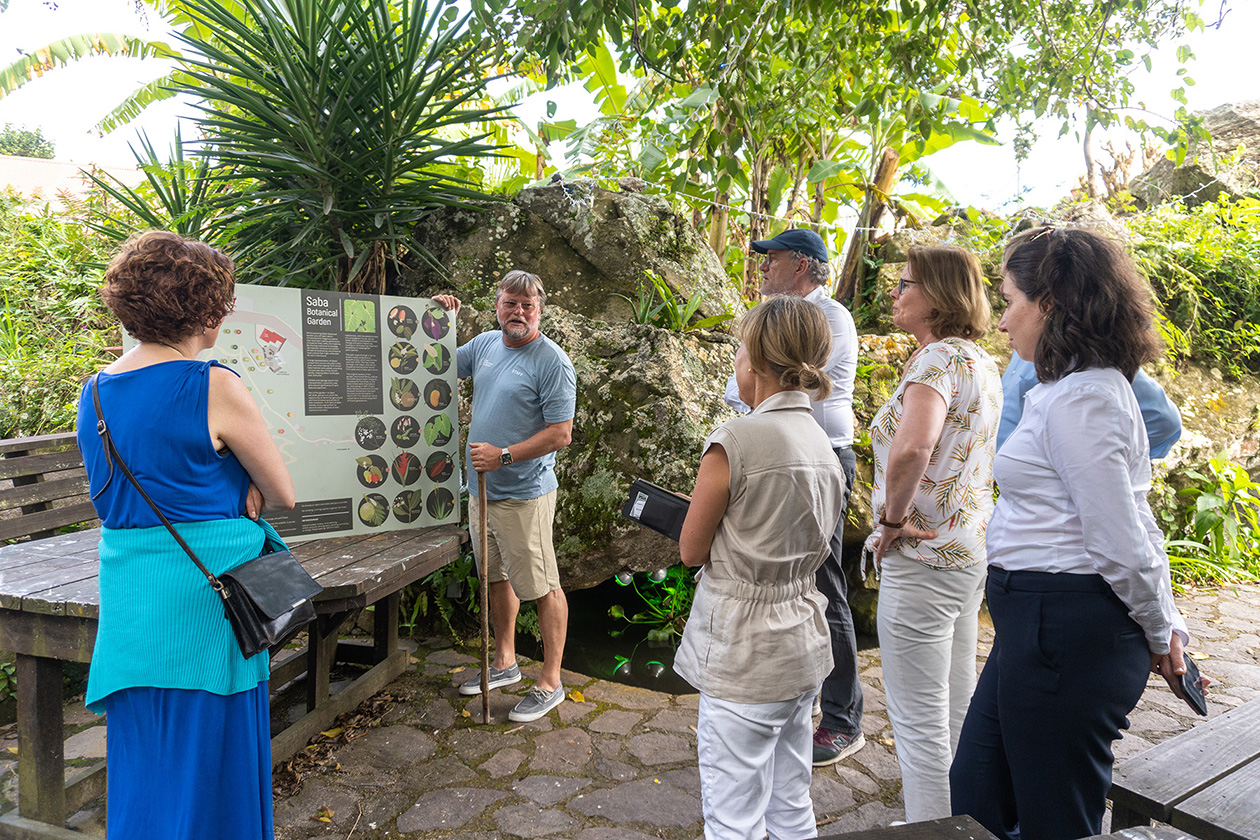 Visit Council Of State Delegation To Botanical Garden