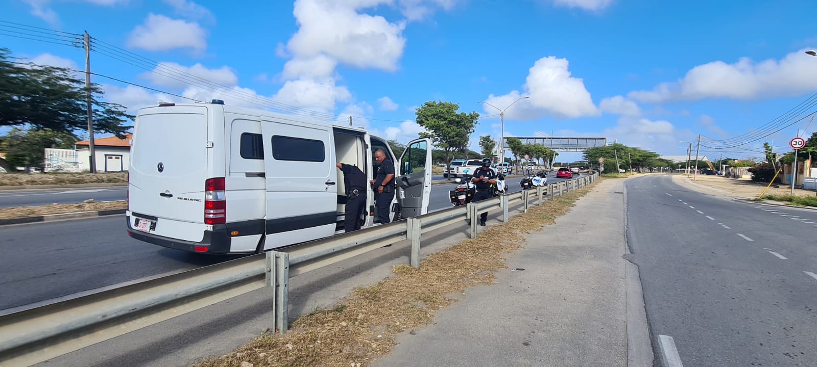 A Detene Chauffeur Cu Ta Core Cu Velocidad Halto..2