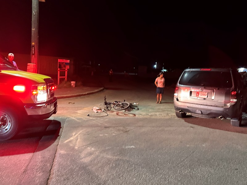 Auto A Dal Un Dama Riba Bais Na Altura Di E Crusada Di Westpunt.3