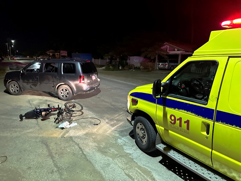 Auto A Dal Un Dama Riba Bais Na Altura Di E Crusada Di Westpunt.9