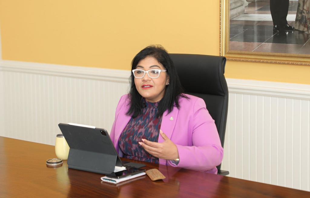 Bishita Di Presidente Nobo Y Colegio Di Caft Cerca Minister Maduro Di Finansa