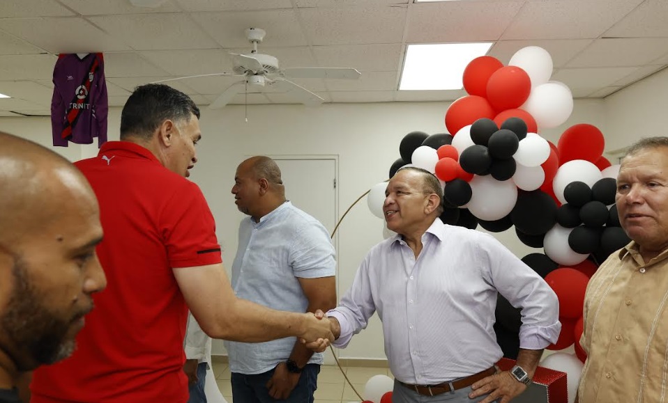 Minister Endy Croes Ta Felicita Asv River Plate Cu Nan 70 Aniversario....4