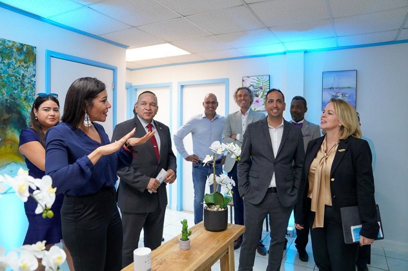 Minister Endy Croes A Presencia Apertura Di Healthy Lifestyle Center Aruba..