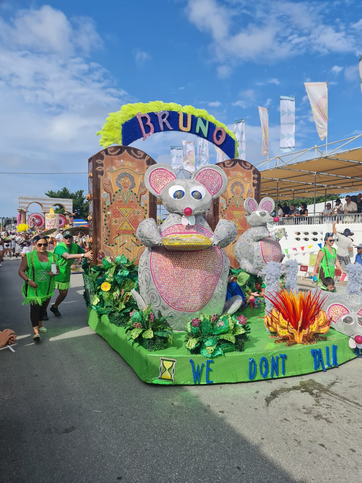 Parada Di Mucha Oranjestad 05