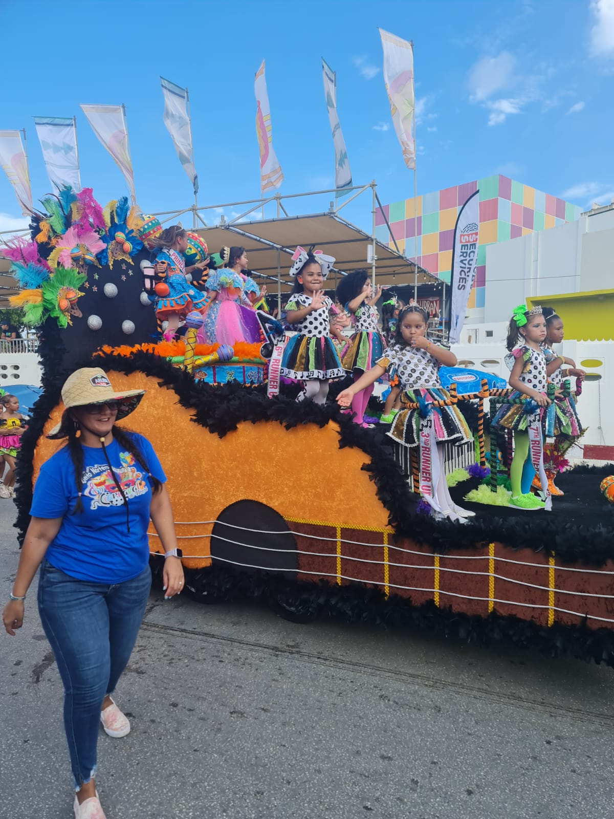 Parada Di Mucha Oranjestad 15