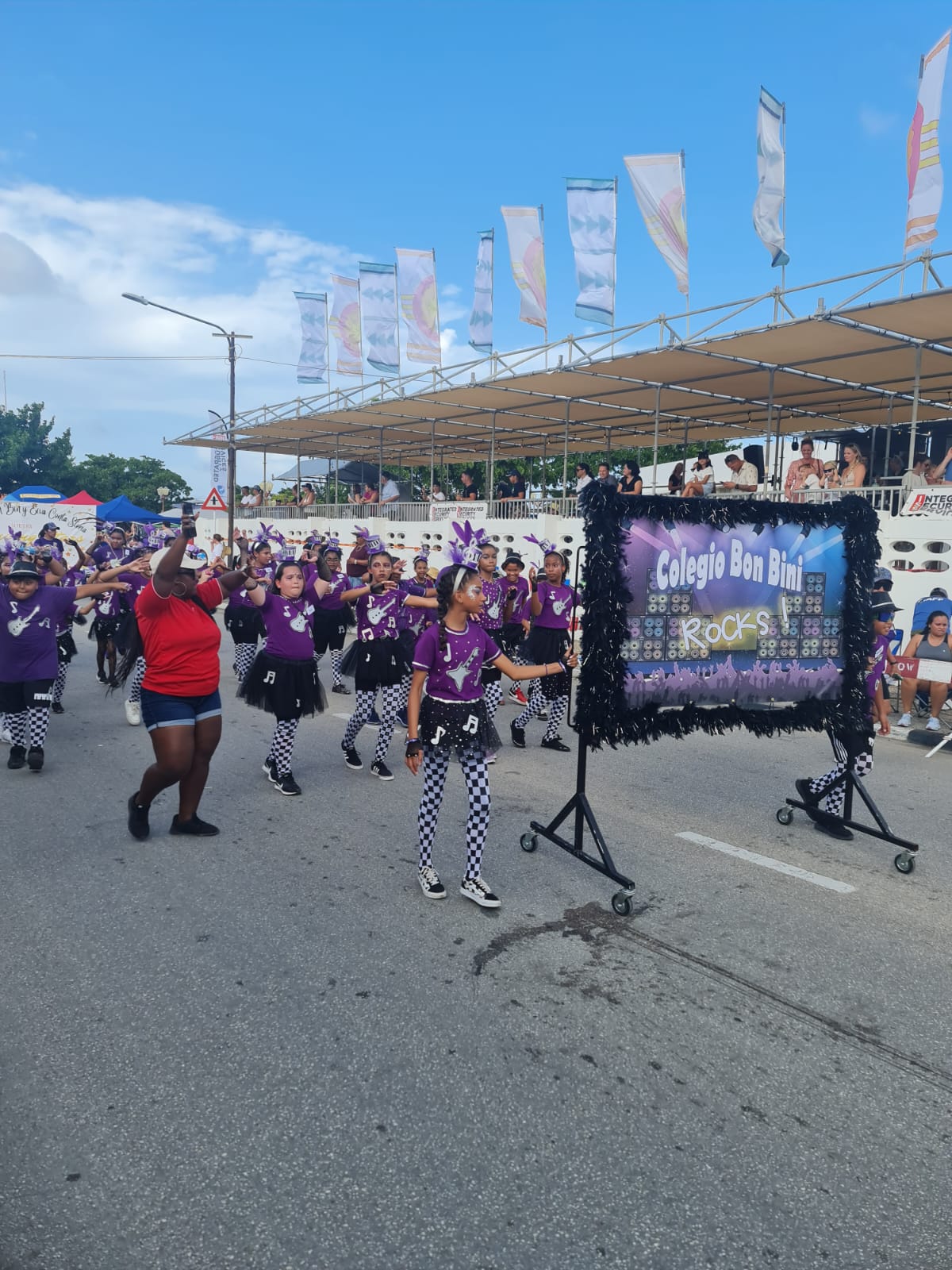 Parada Di Mucha Oranjestad 17