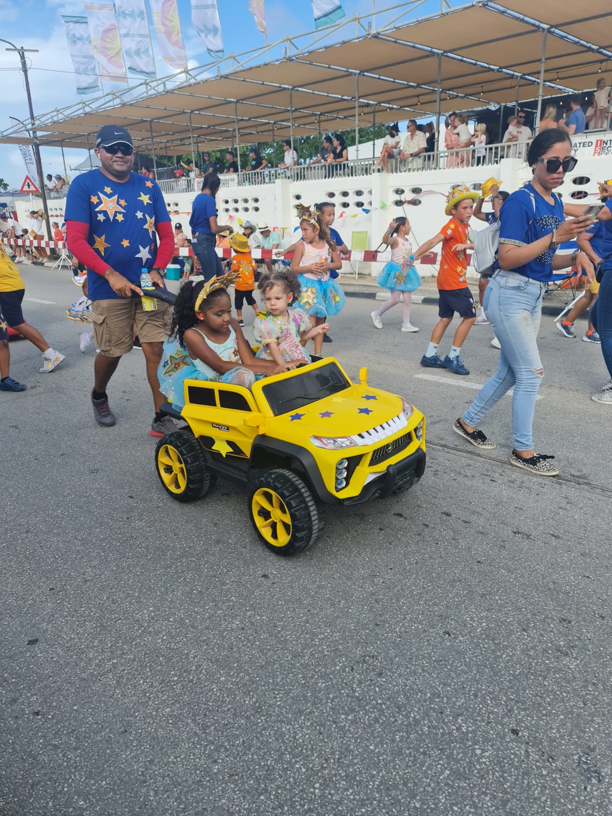 Parada Di Mucha Oranjestad 20