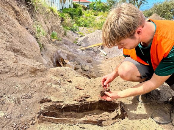 Sven Ransijn Investigates Newborn Grave..3