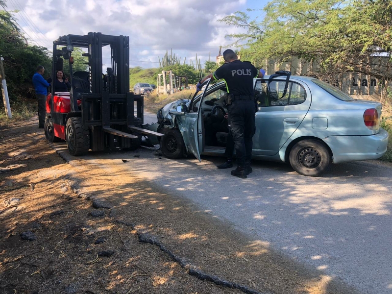 Accidente Entre Forklifter Y Un Toyota Yaris...