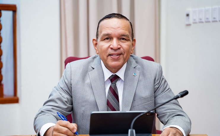 Minister Endy Croes Ta Felicita Comite Olimpico Arubano