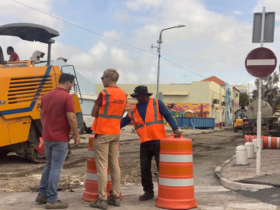 Den E Proceso Di Embeyecemento Den Oranjestad Lo Ta Bay Tin Mas Parkeo