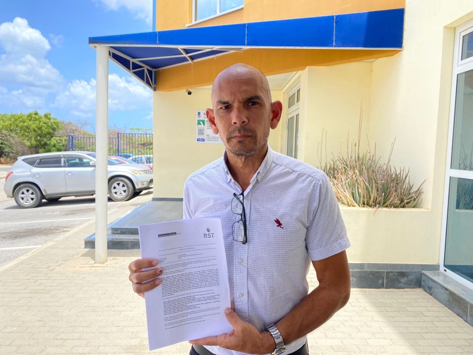 Ex Minister Di Aruba Ta Entrega Keho Contra Lr Bci Y Rst